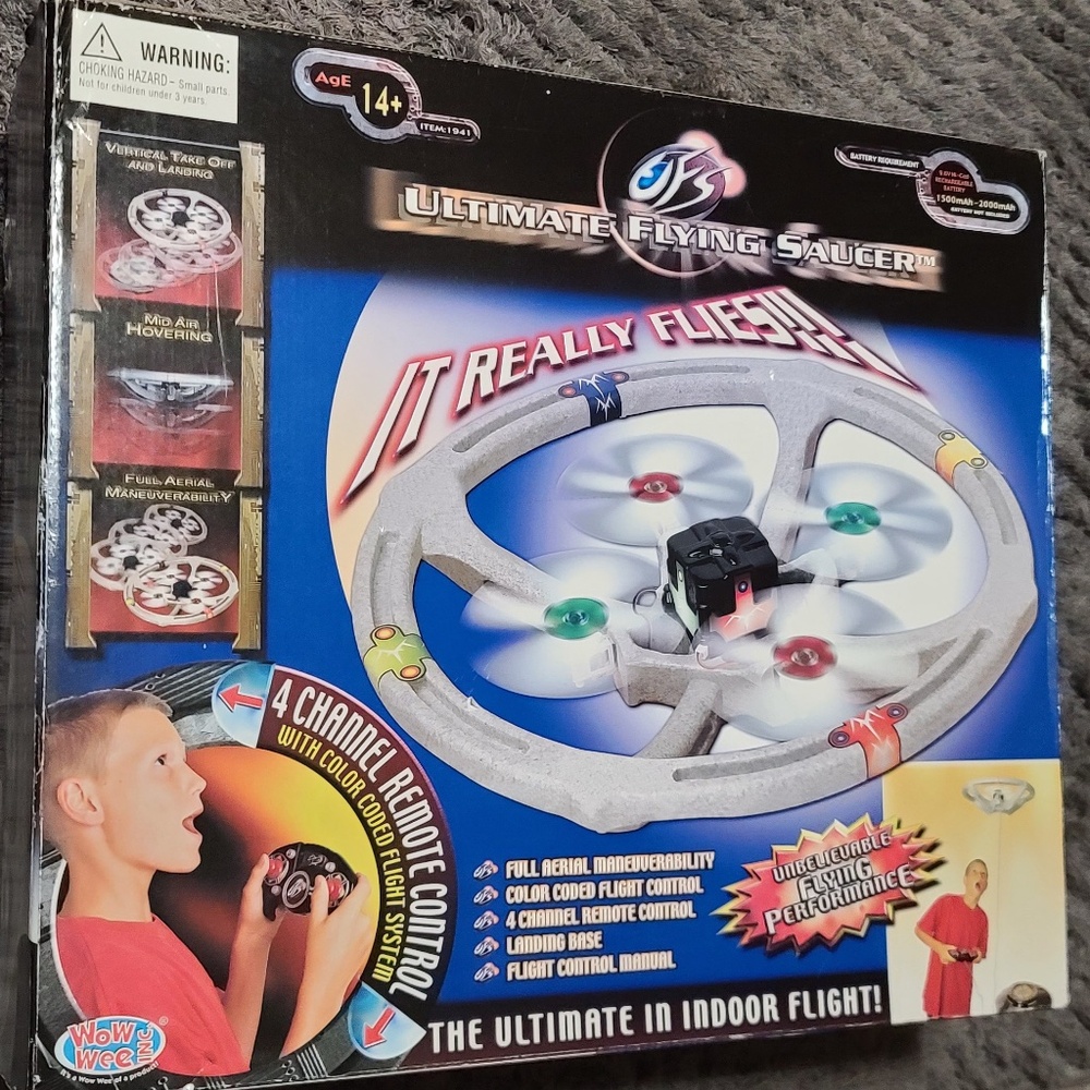 Ultimate flying saucer vintage remote control space ship  NIB